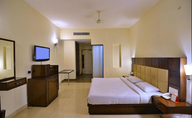 Eagle Motel Rajpura ภายนอก รูปภาพ