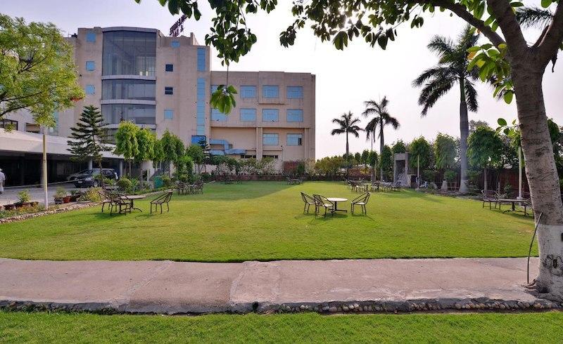 Eagle Motel Rajpura ภายนอก รูปภาพ