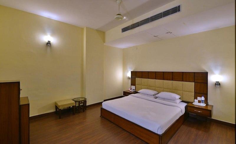 Eagle Motel Rajpura ภายนอก รูปภาพ