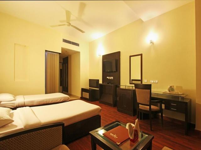 Eagle Motel Rajpura ภายนอก รูปภาพ