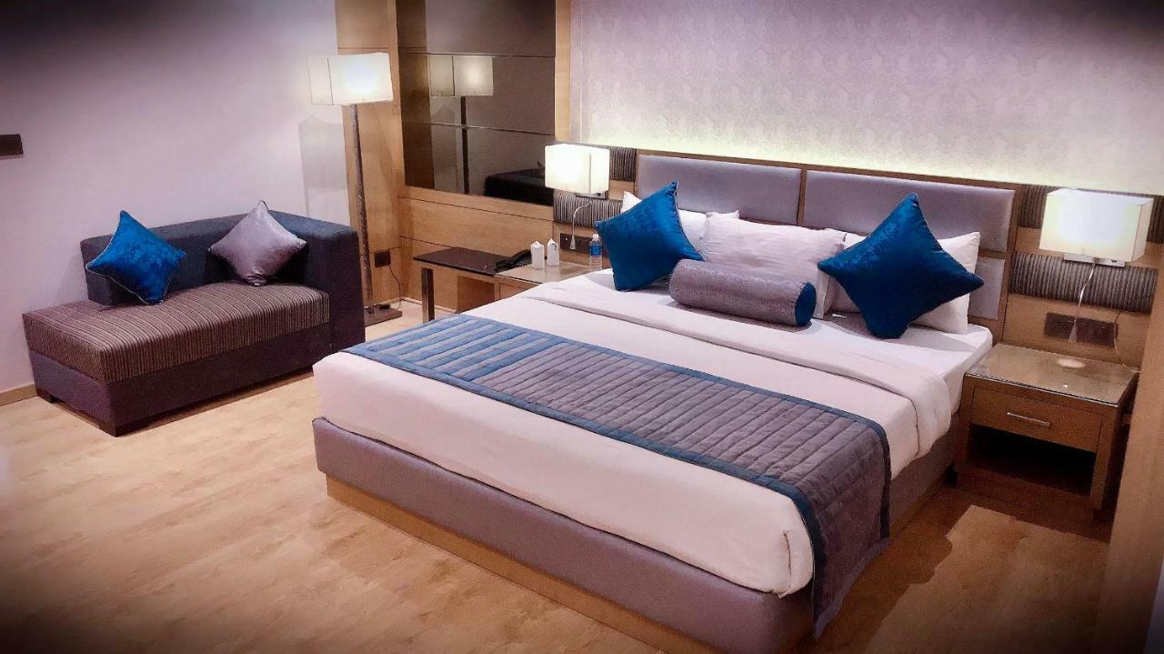 Eagle Motel Rajpura ภายนอก รูปภาพ
